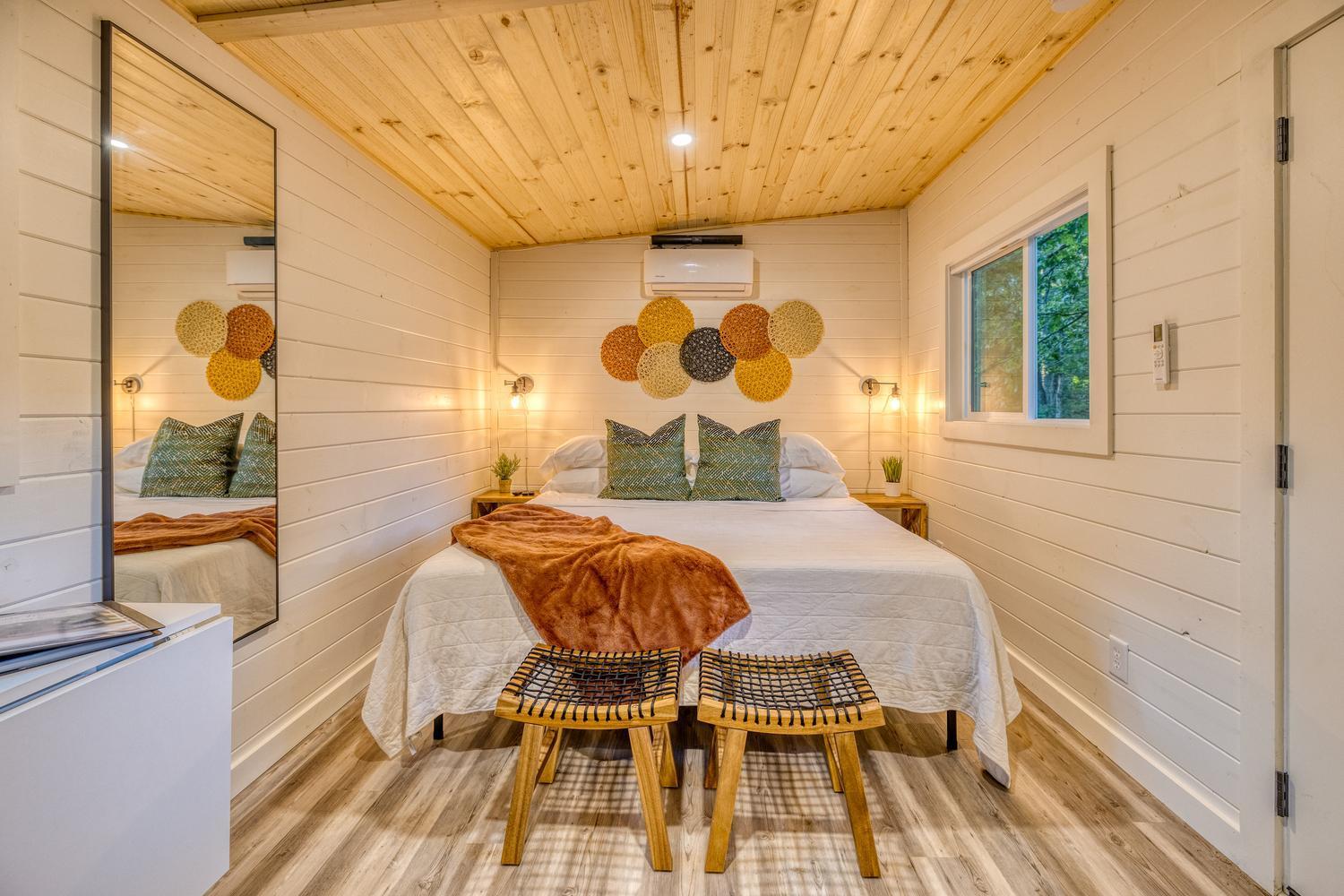Couples Retreat: King Bed:Hot Tub:Firepit & More 블루리지 외부 사진