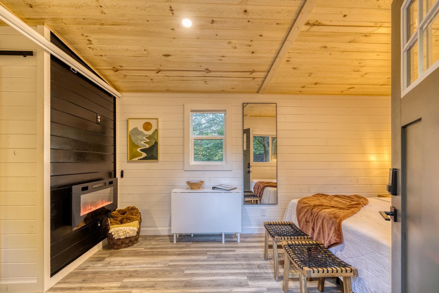 Couples Retreat: King Bed:Hot Tub:Firepit & More 블루리지 외부 사진