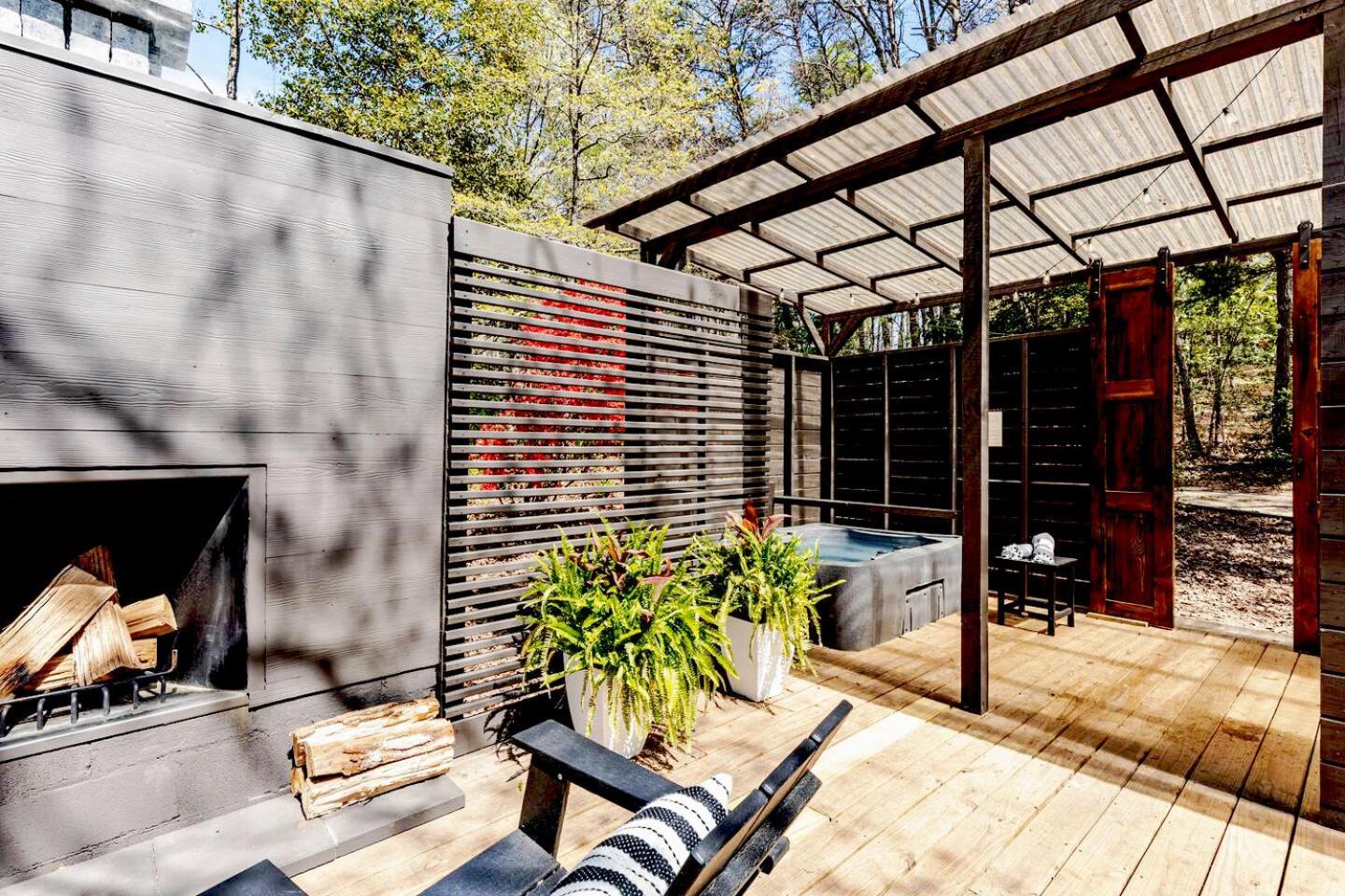 Couples Retreat: King Bed:Hot Tub:Firepit & More 블루리지 외부 사진